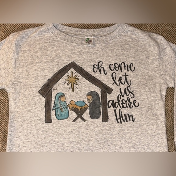 Oh come let us adore Him Kid’s/Children’s Long Sleeve Gray Nativity Scene Shirt - Picture 3 of 8
